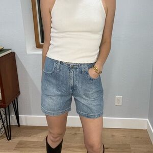 Vintage Levi’s Jean Shorts Size 8